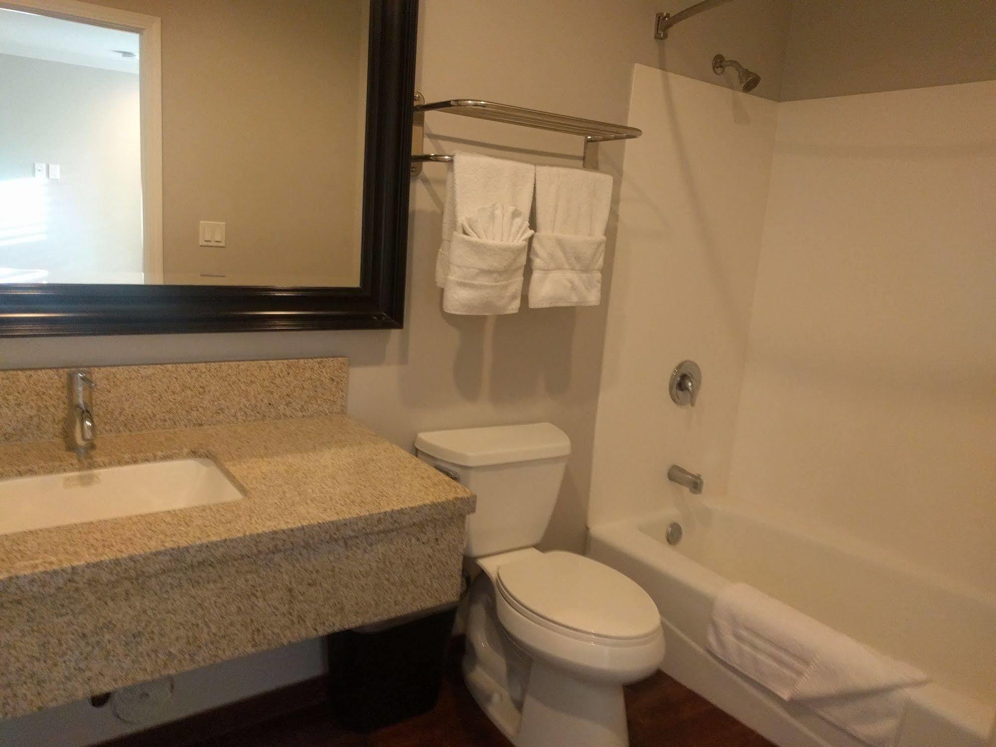 Lyfe Inn & Suites By Aga - Lax Airport إنغليووود، لوس أنجليس، كاليفورنيا المظهر الخارجي الصورة