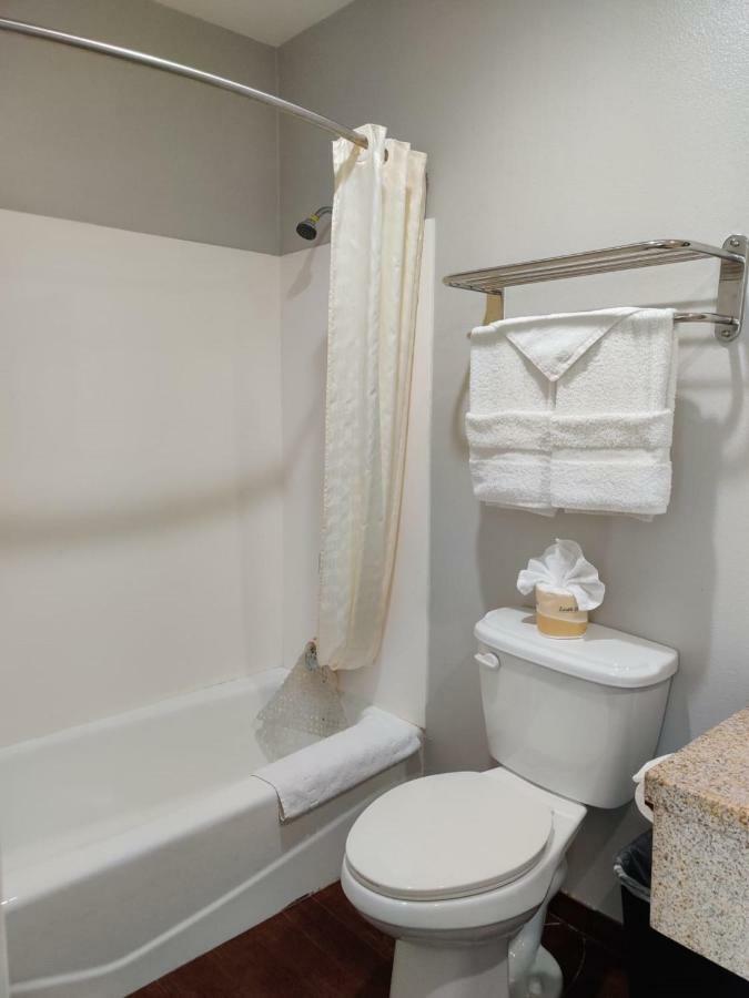 Lyfe Inn & Suites By Aga - Lax Airport إنغليووود، لوس أنجليس، كاليفورنيا المظهر الخارجي الصورة